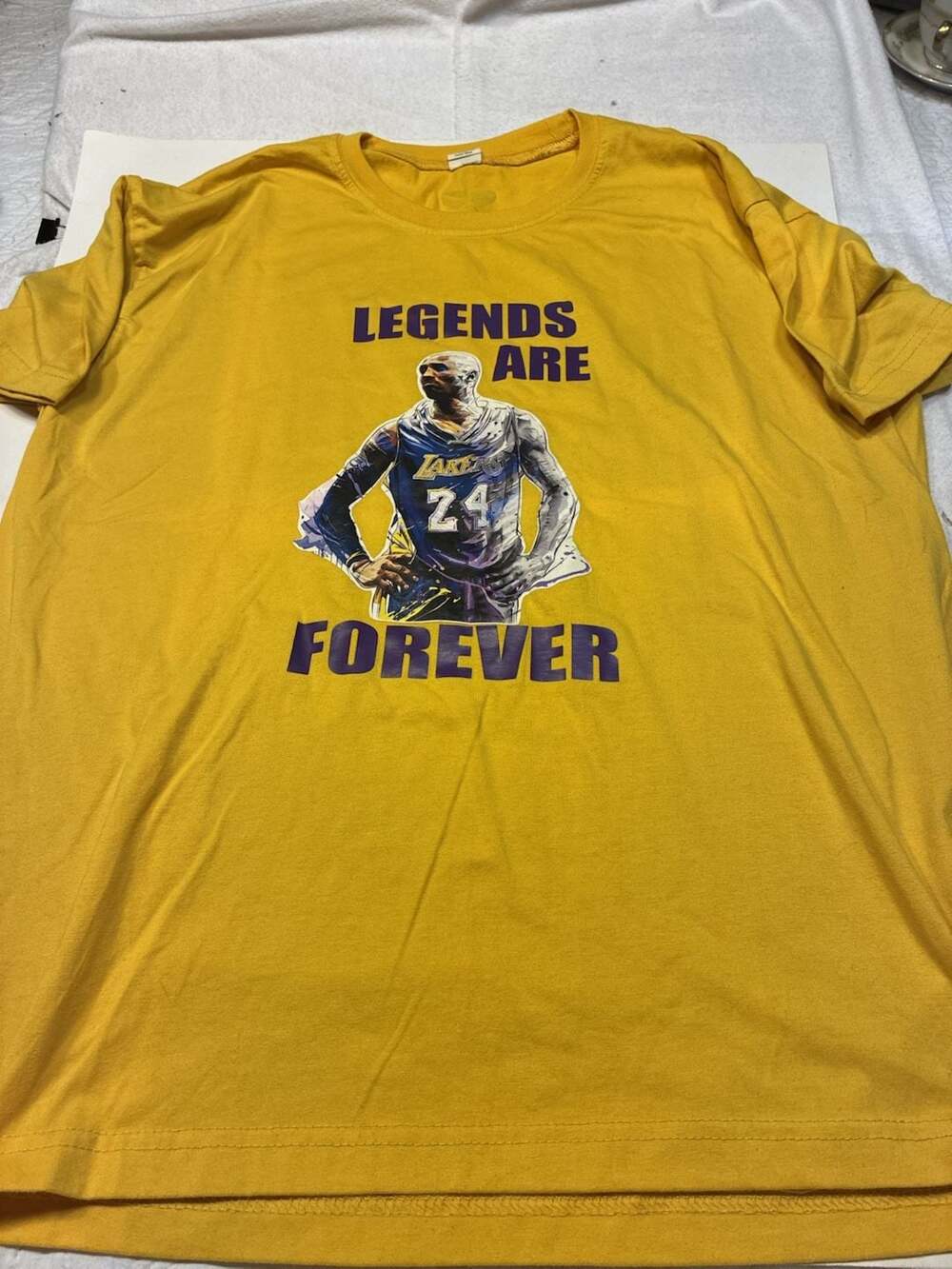 Kobe Bryant 'Legends Are Forever' Lakers Graphic T-Shirt